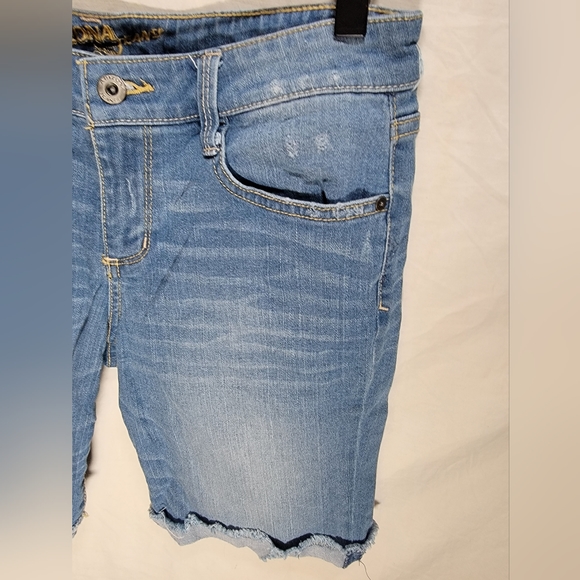 Arizona size 9 women's distressed blue jean shorts cut off style in great shape - Picture 3 of 8